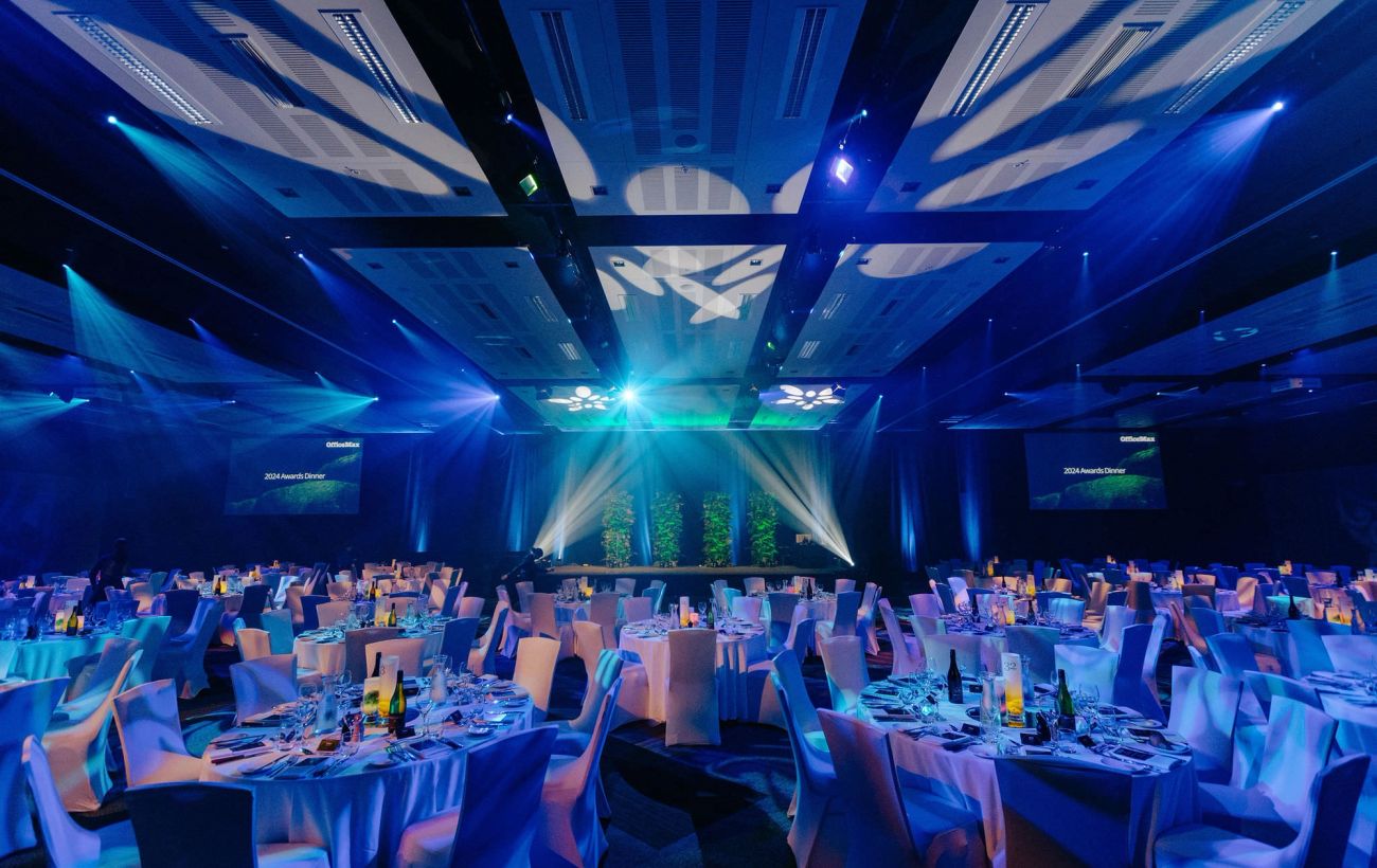 OfficeMax expo in Auckland, guests and the room, event photography by Sonna Studios