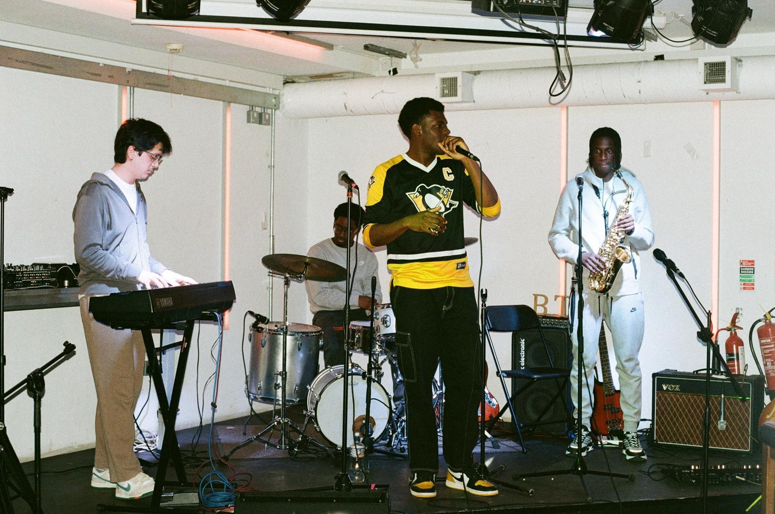 Open Mic #10 - Photo 6.jpg