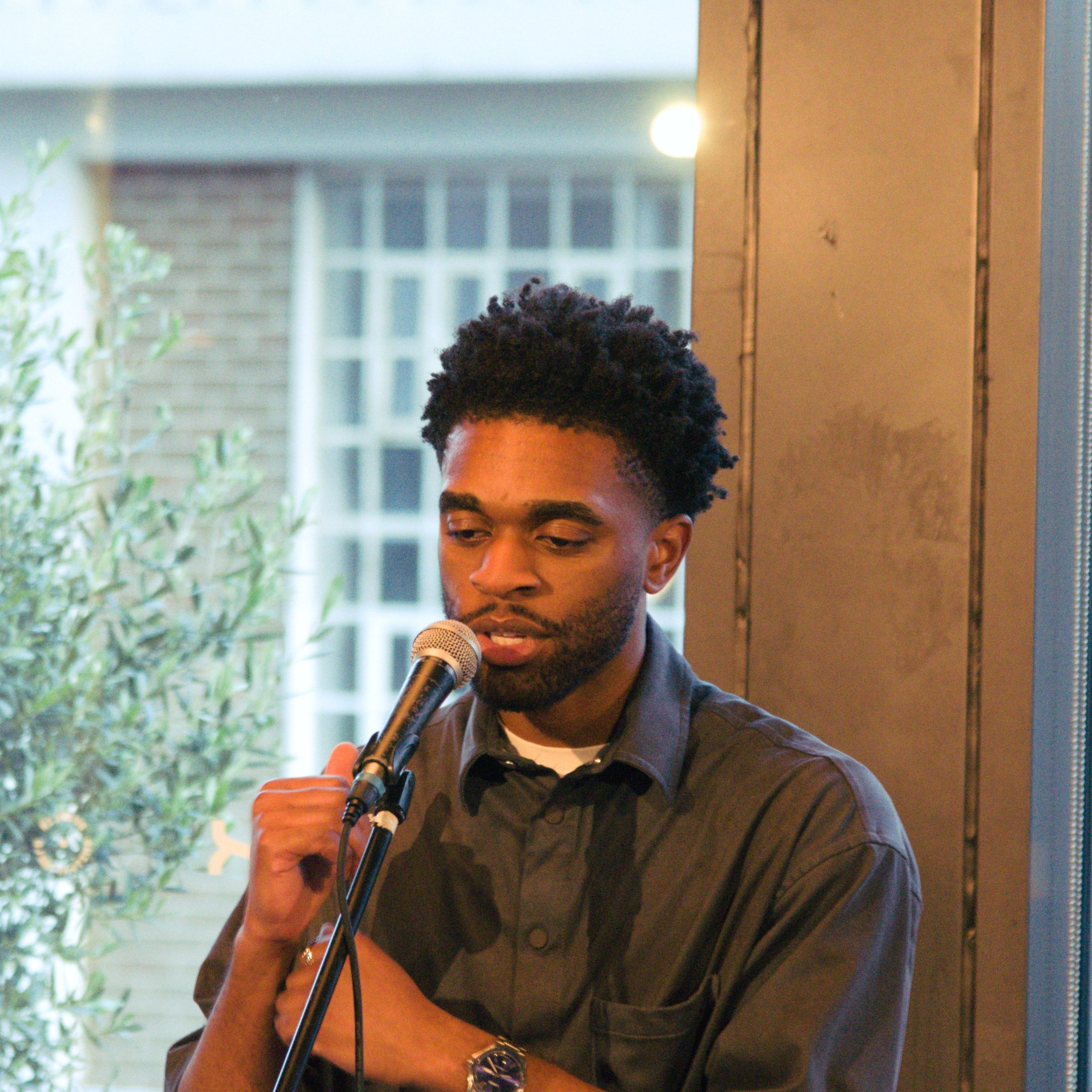 Performer Gritty