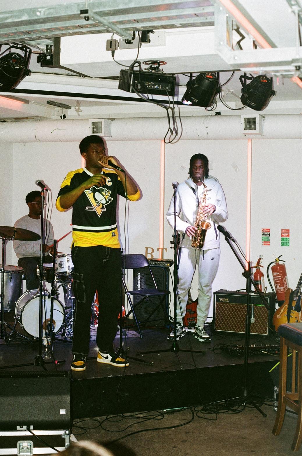 Open Mic #10 - Photo 5.jpg