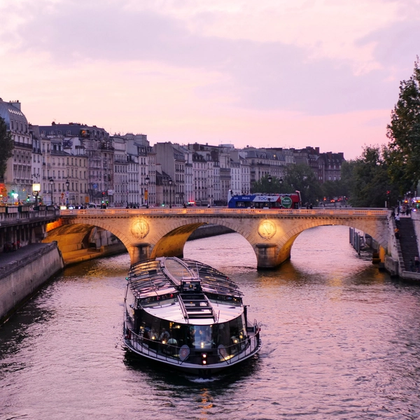 Passeio de Barco no Rio Sena em Paris