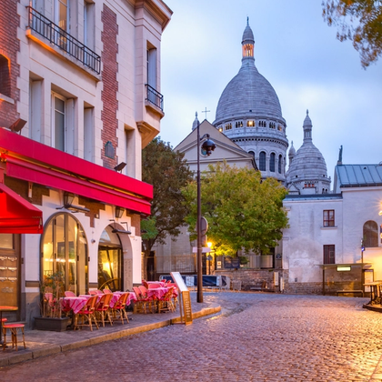 Rua em Montmartre em Paris