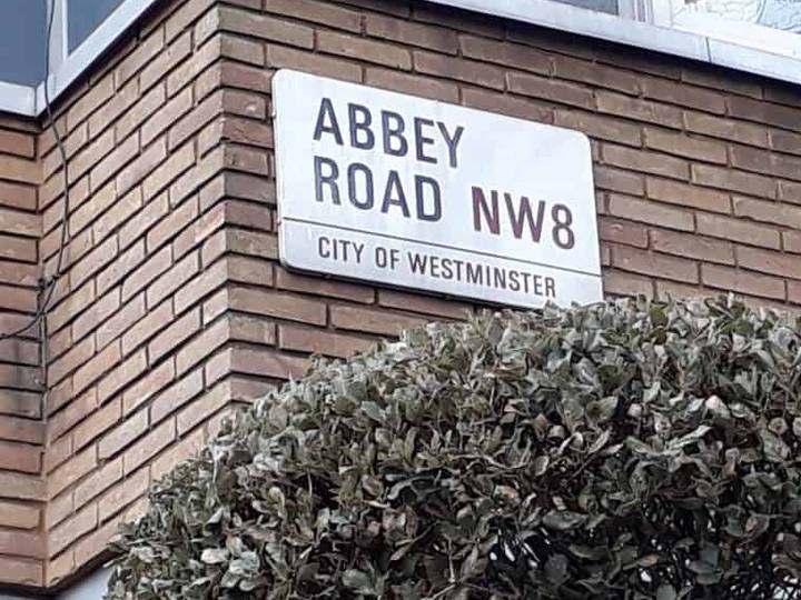 Abbey Road em Londres: Fãs dos Beatles