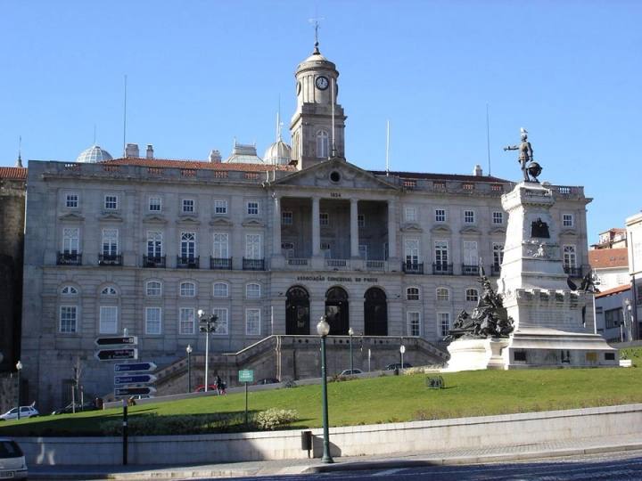 Fachada do Edifício na Av. dos Aliados - Reprodução Internet