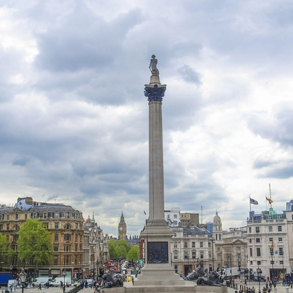 Vista da Praça Trafalgar Square em Londres