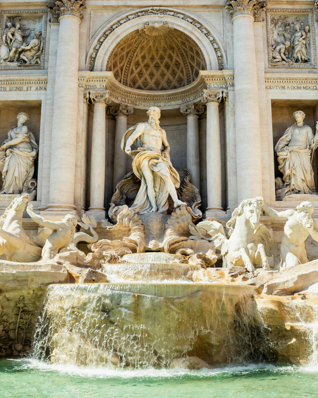 Detalhes da Arquitetura da Fontana de Trevi em Roma