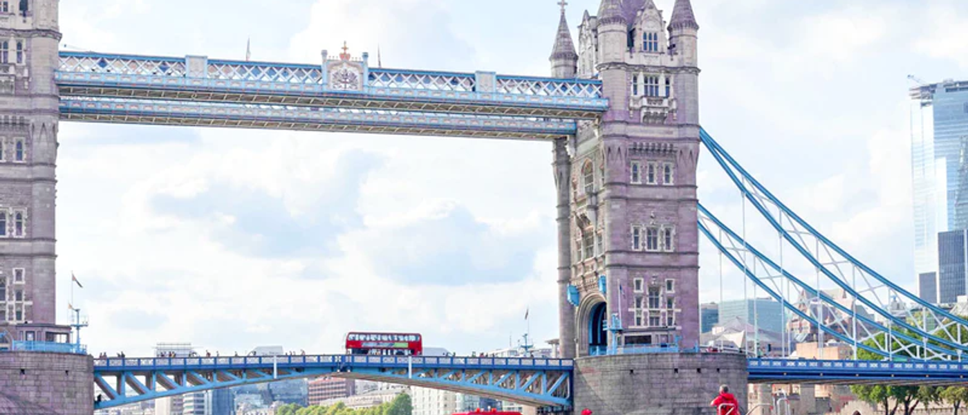 Cruzeiro Pelo Rio Tâmisa em Londres