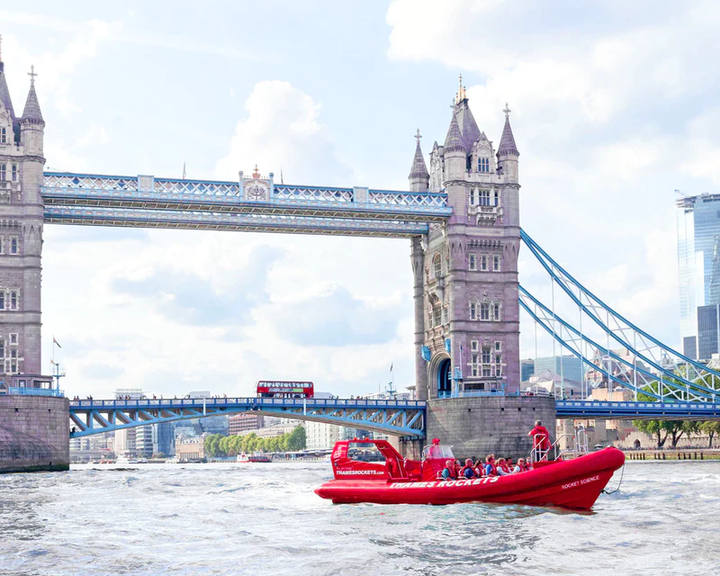 Cruzeiro Pelo Rio Tâmisa em Londres