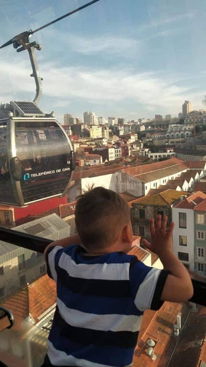Meu filho dentro do teleférico