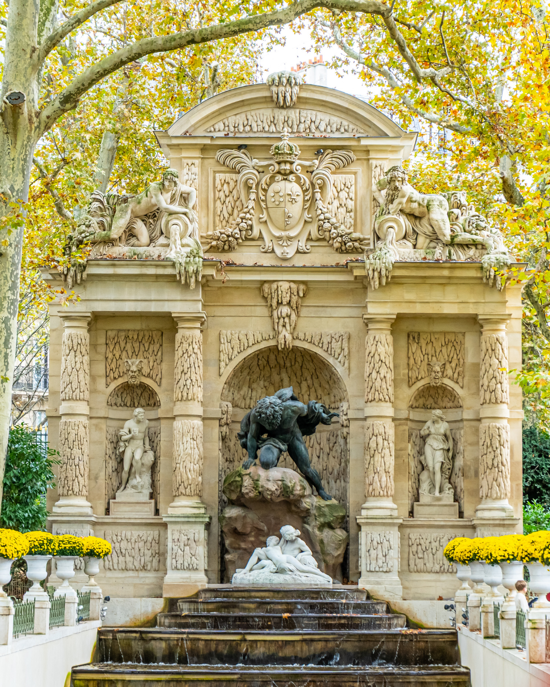 Medici Fontana nos Jardins de Luxemburgo em Paris
