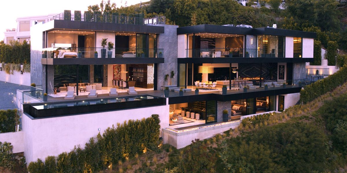 LA Times Feature: The Thrasher Avenue Showplace