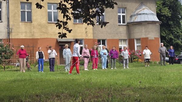 Aktywni seniorzy w Skwierzynie. Zajęcia sportowe i warsztaty w ramach projektu „ZDROWI I AKTYWNI SENIORZY W WOJEWÓDZTWIE LUBUSKIM”