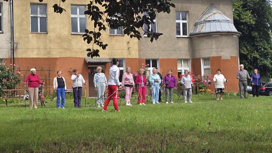Aktywni seniorzy w Skwierzynie. Zajęcia sportowe i warsztaty w ramach projektu „ZDROWI I AKTYWNI SENIORZY W WOJEWÓDZTWIE LUBUSKIM”