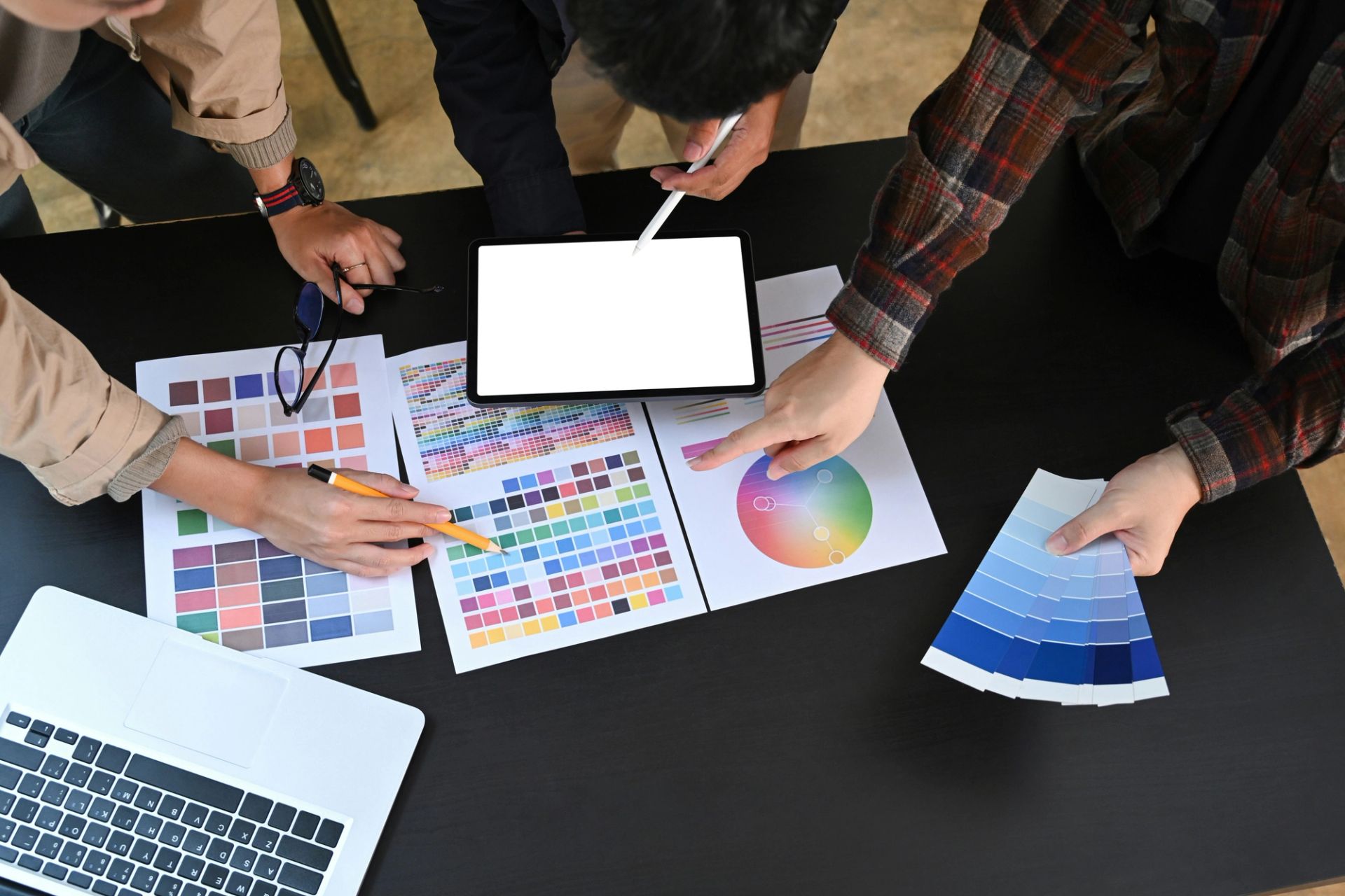 6 Steps to Design a Brand Aesthetic: Examples That Resonate With Your ...