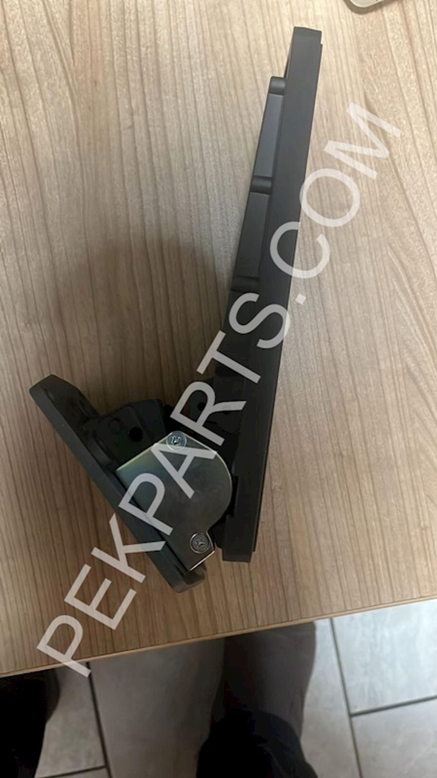 Throttle Lever — part no 04408182