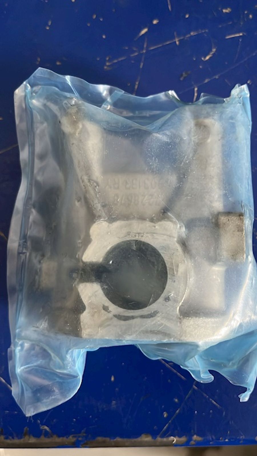 Bracket — part no 04902780