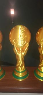 trofeo-copa-del-mundo-en-barra-de-madera
