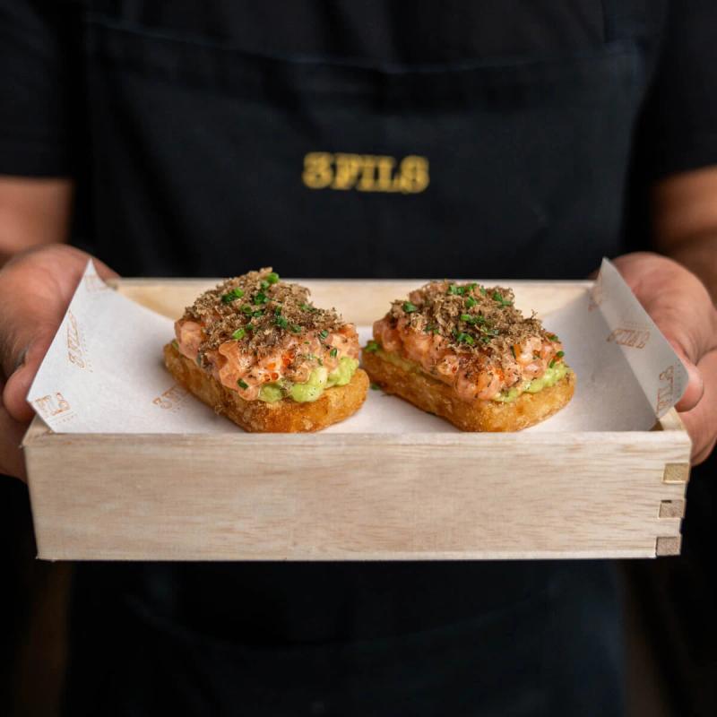 SALMON HASHIES (2 pcs)