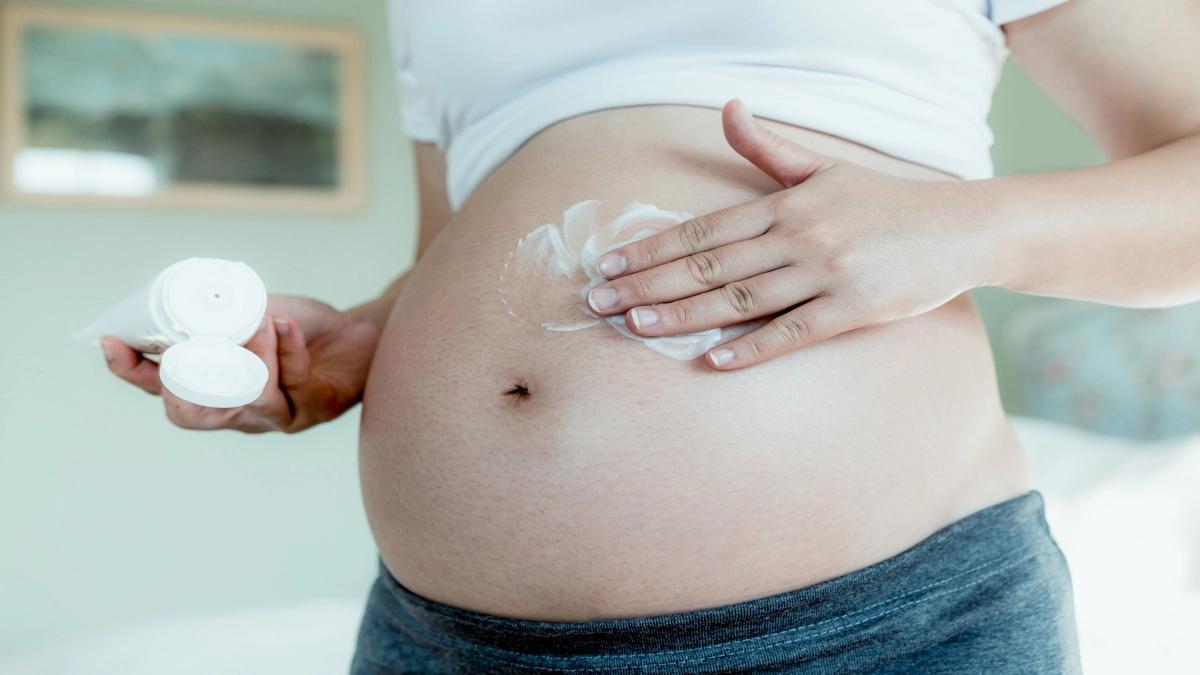Giữ ấm để tránh rạn da đối với các mẹ bầu 