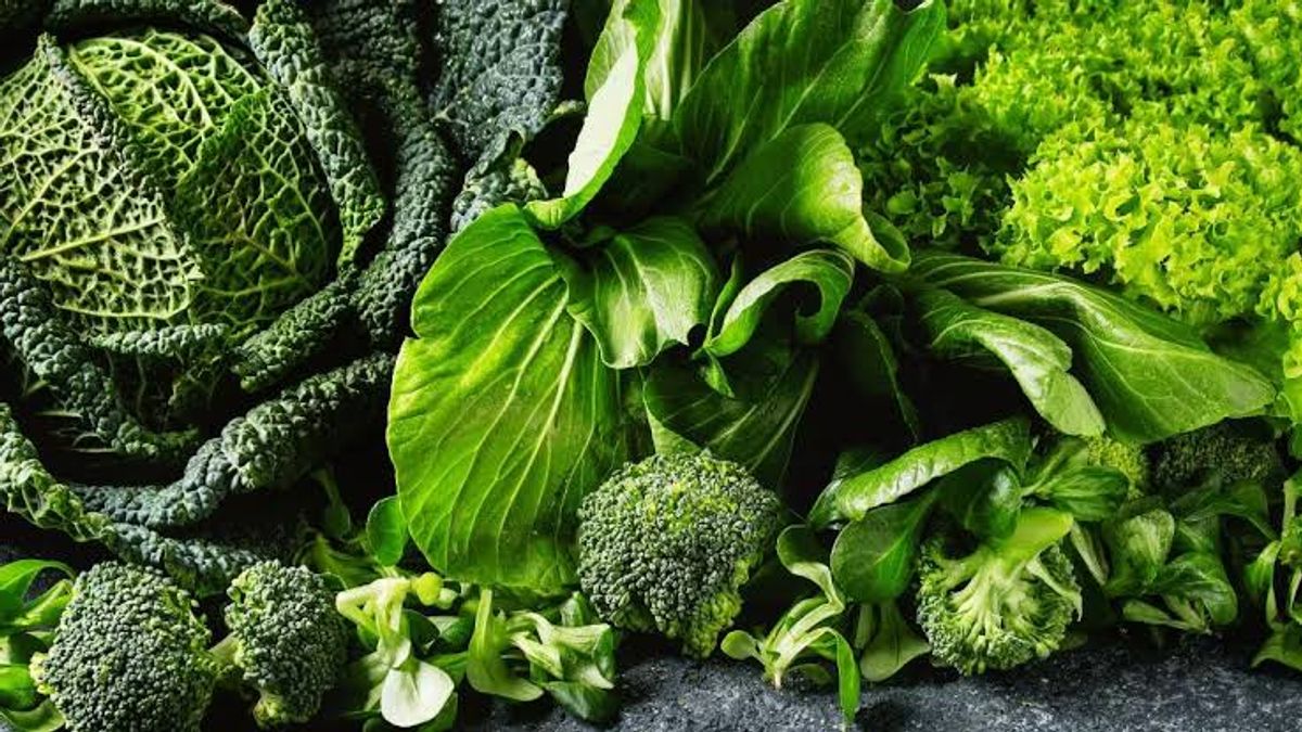 Bổ sung rau xanh cho quá trình điều trị mụn 