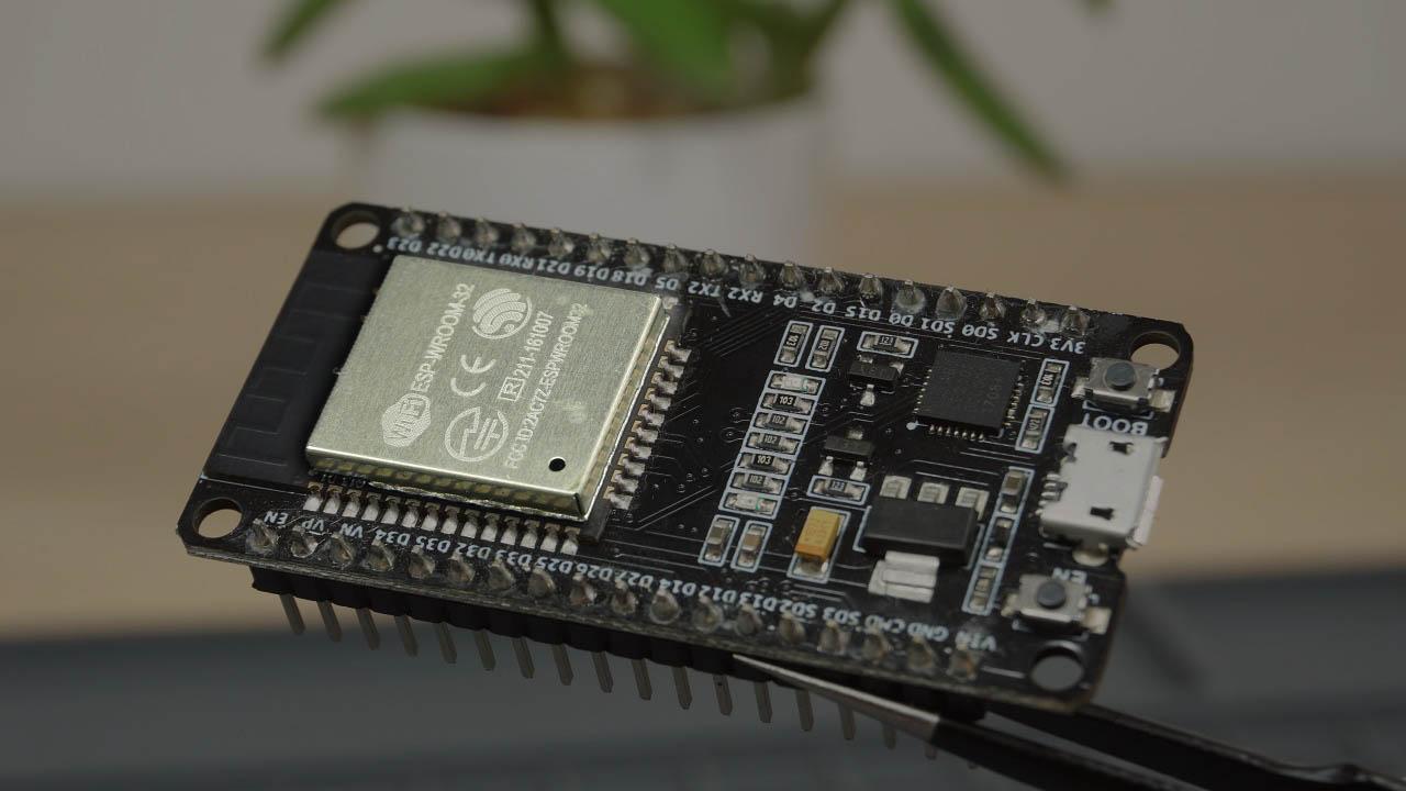 ESP32 Hall Effect Sensor – detekce magnetického pole