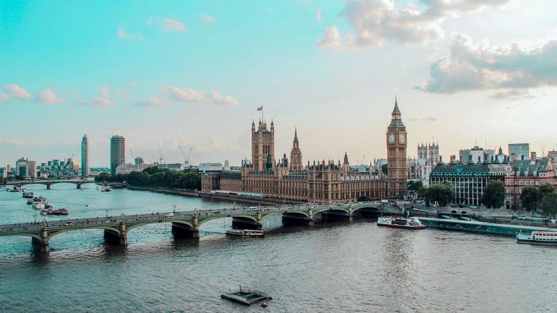 How to Import Goods into the UK