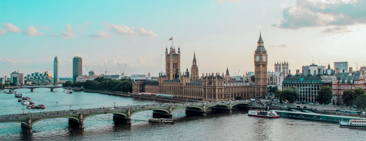 How to Import Goods into the UK