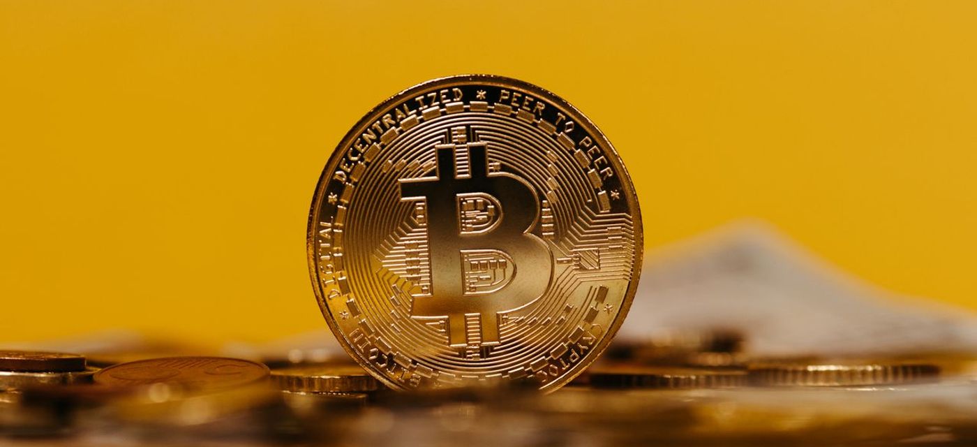 Using Crypto and blockchain in International Trade and Ecommerce