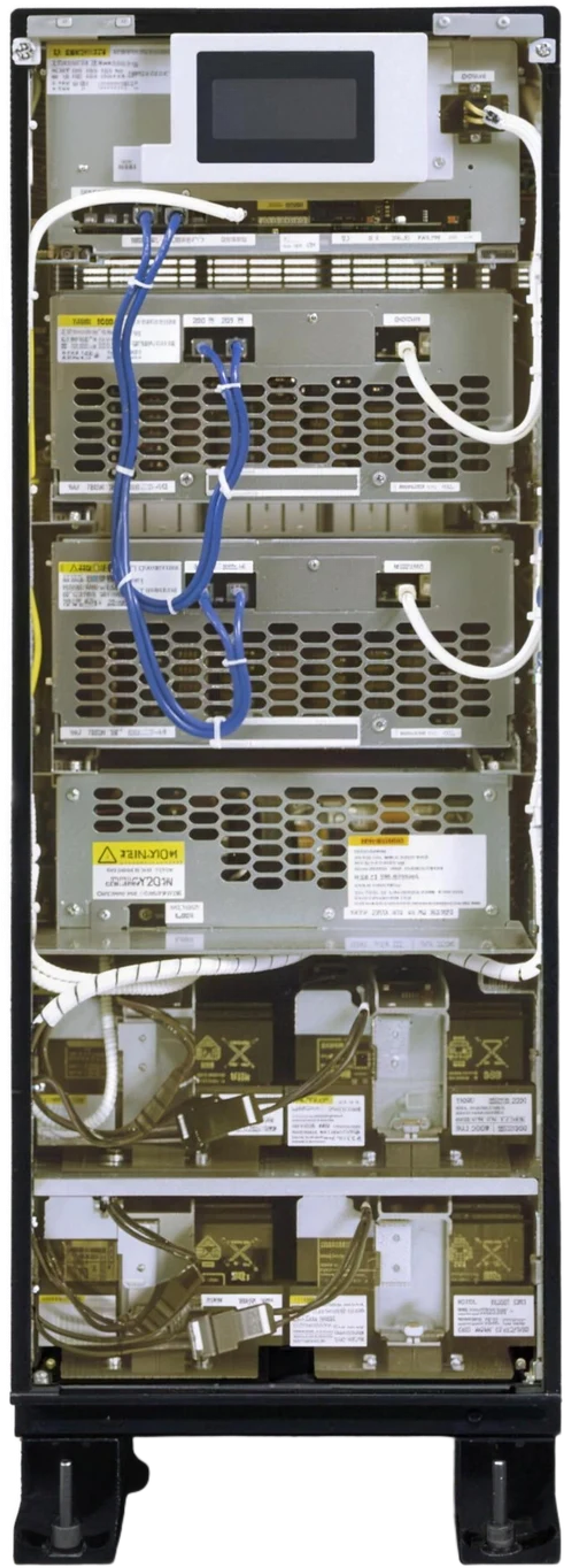 Interior del UPS 7011B con las puertas abiertas