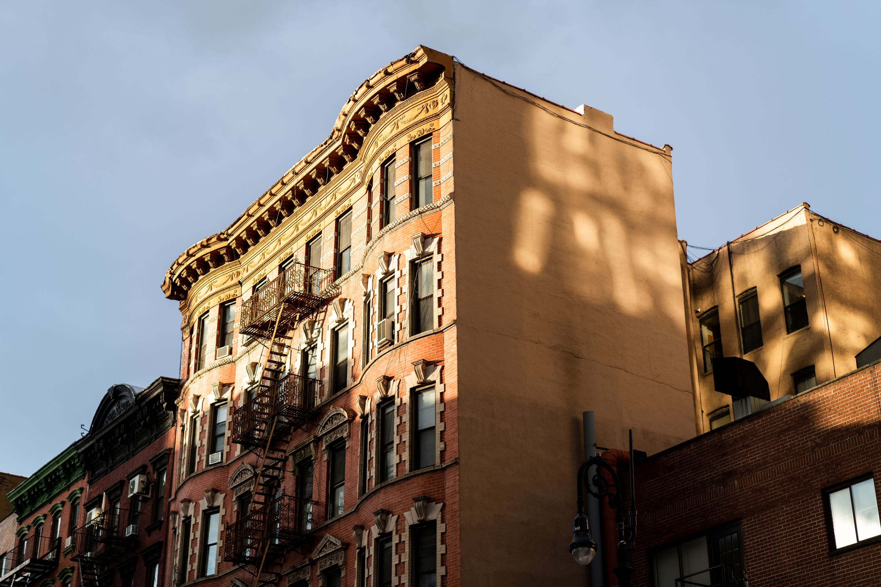 A close up of an east-coast style apartment block