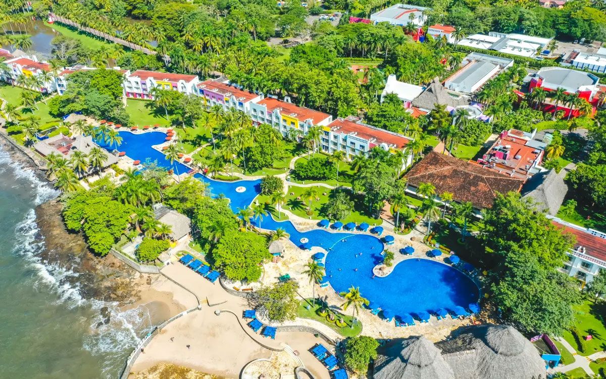 Hotel Decameron