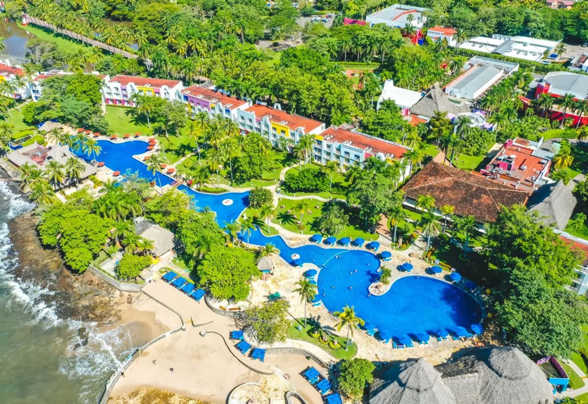 Hotel Decameron
