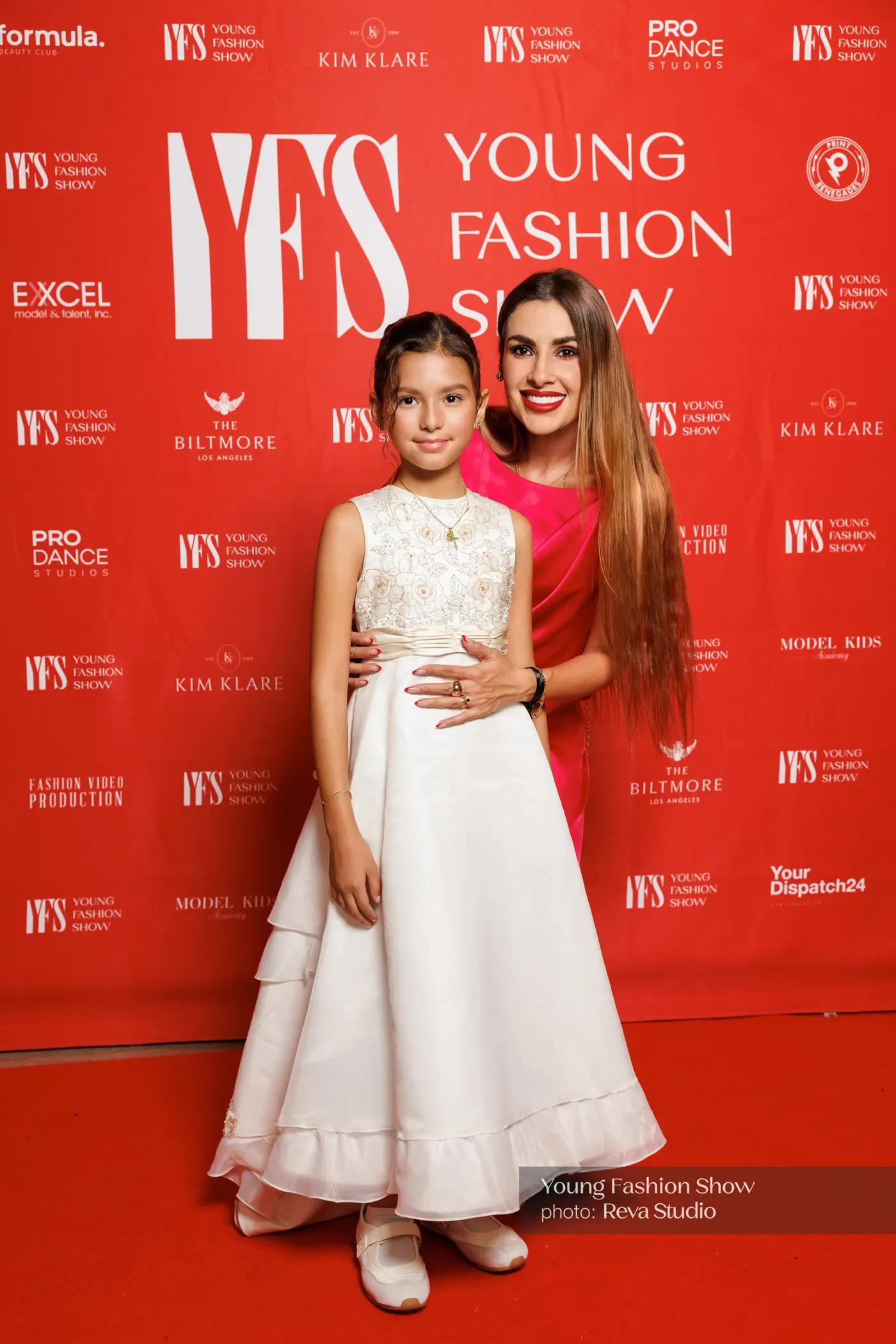 Mother and daughter on the red carpet