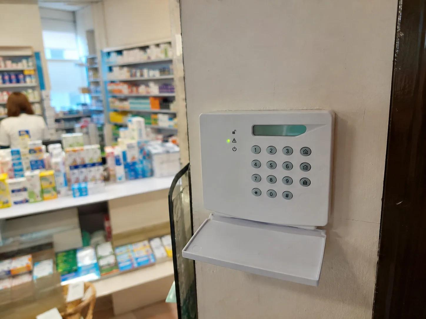 Alarme intrusion pour pharmacie : guide réglementaire et technique 2026