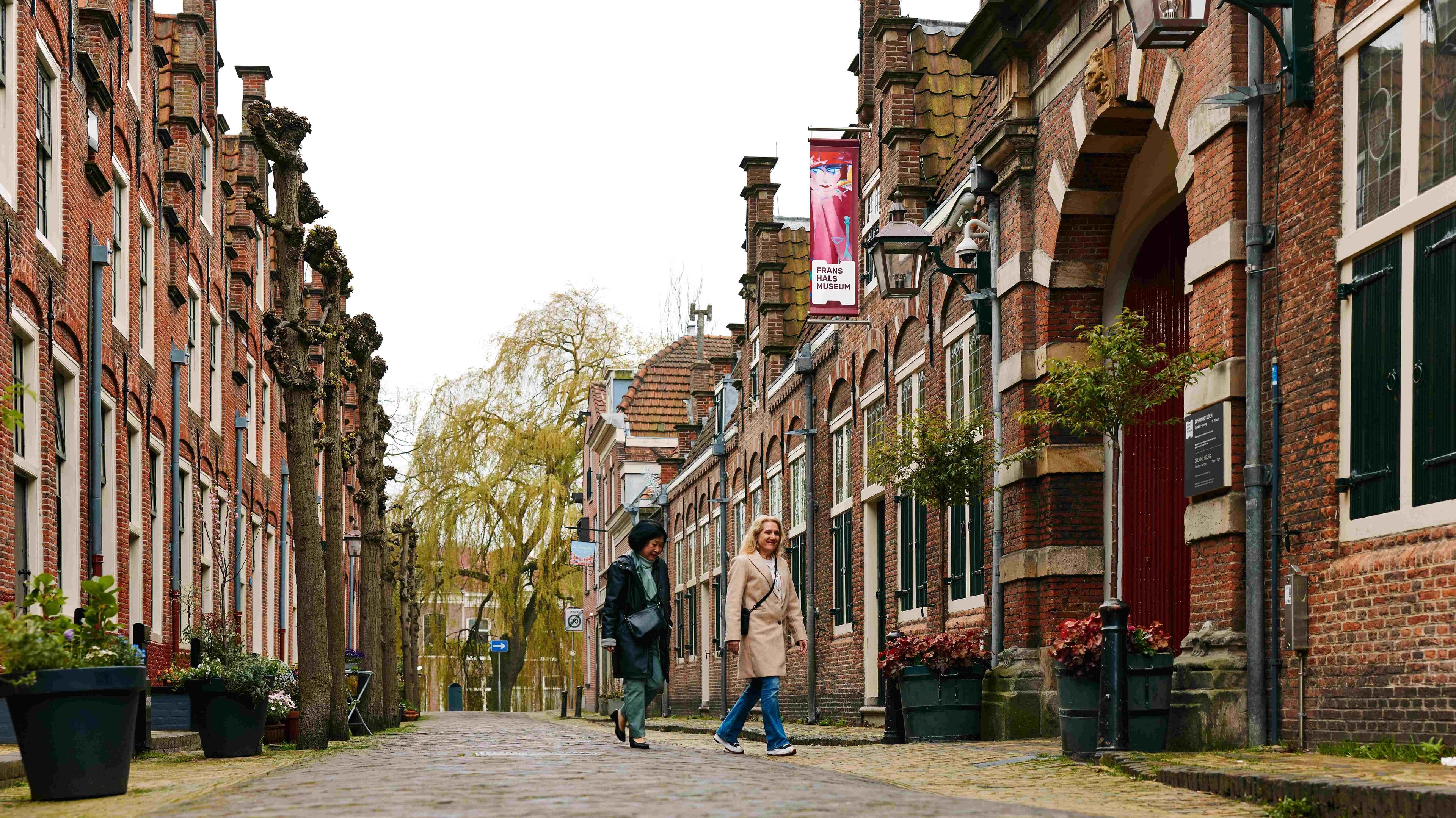 Bereikbaarheid_buiten_header_Stefan Rustenburg Exterior of the Frans Hals Museum.