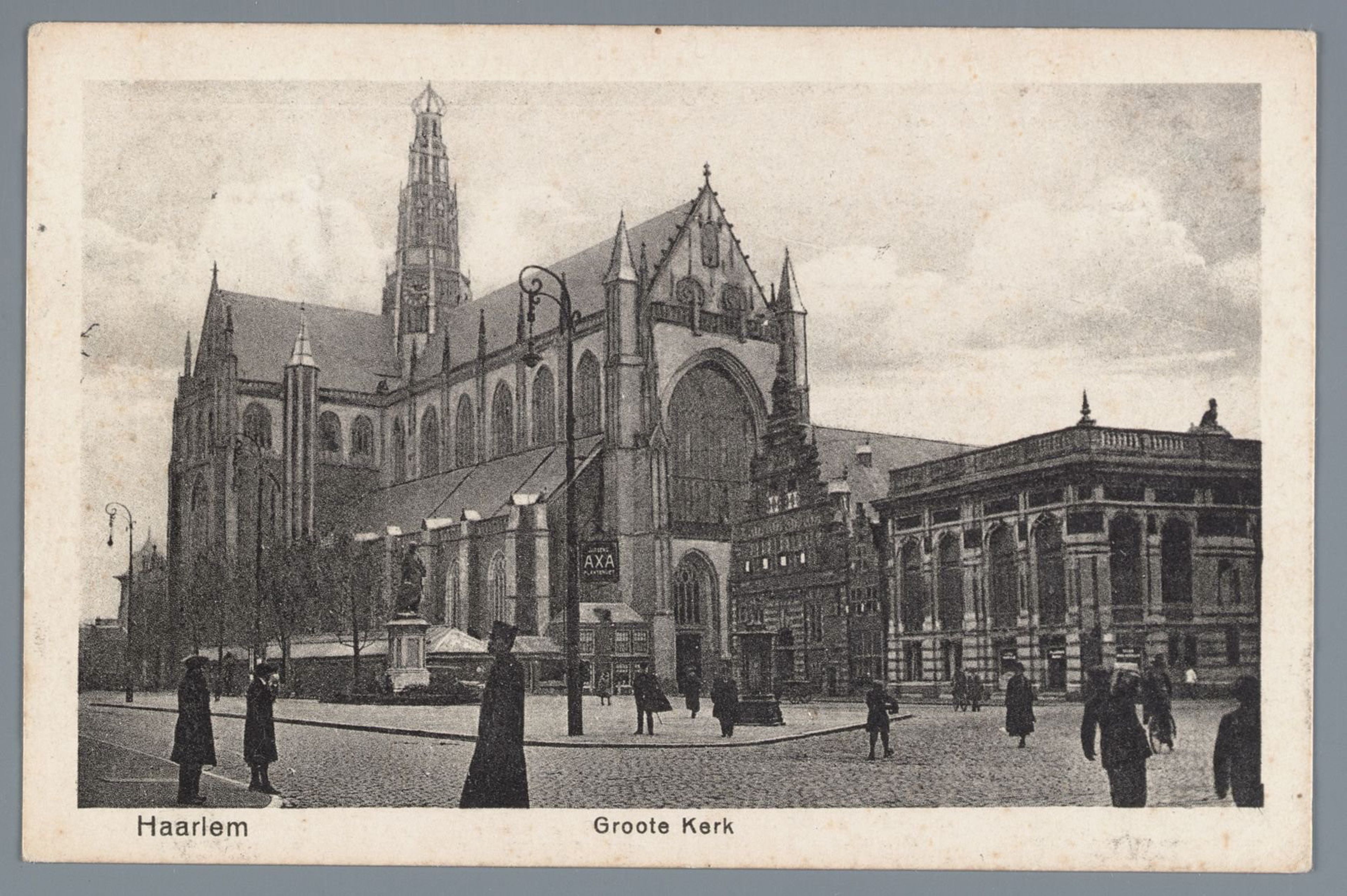 Grote Kerk op de Grote Markt in Haarlem, foto van Noord Hollands Archief.
