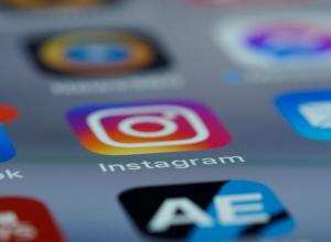 Can Social Media Replace a Website?