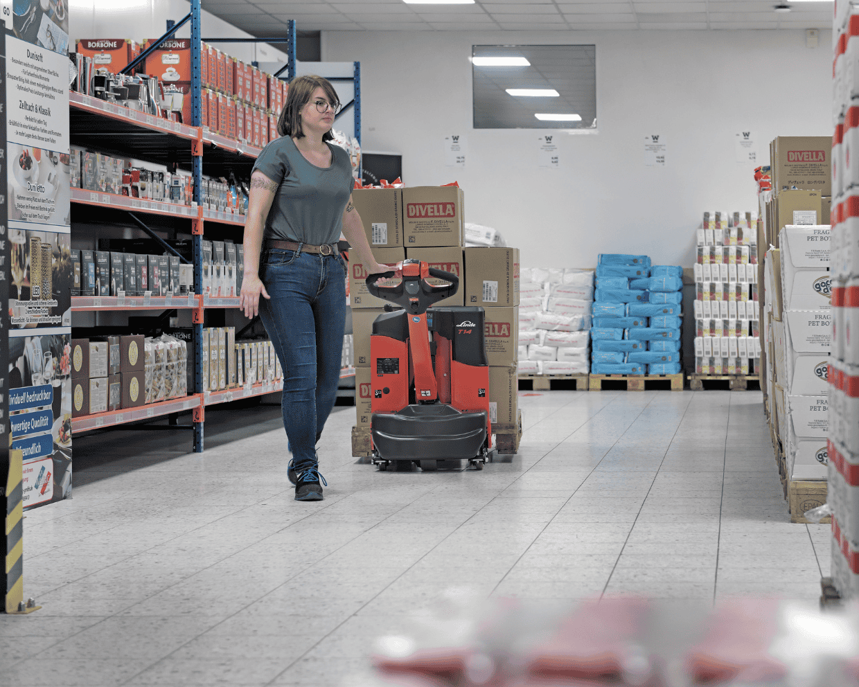 Electric Pallet Jack Safety Guide | Linde MH Australia