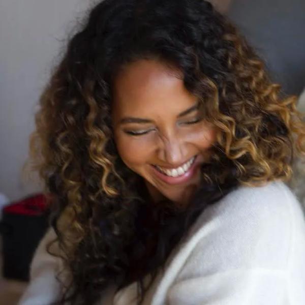 Cassandra Steen über das Fehlen der Eltern, dem Alleinsein und Therapie