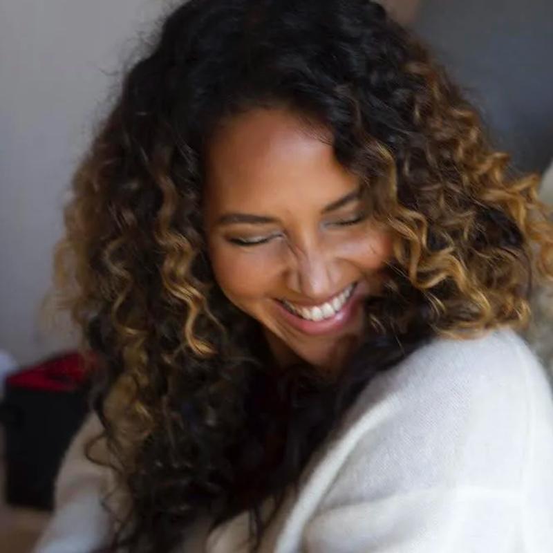 Cassandra Steen über das Fehlen der Eltern, dem Alleinsein und Therapie