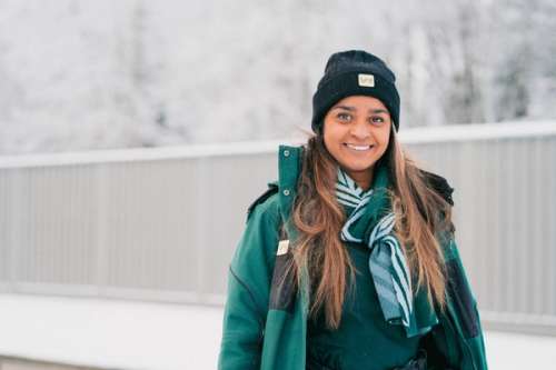Kunduktør i Vy-uniform