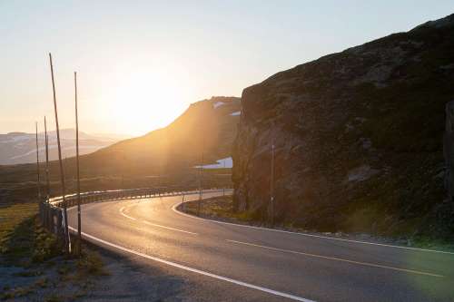 Svingete vei over fjellet