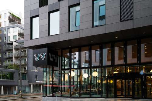 Utendørsskilt med Vy logo