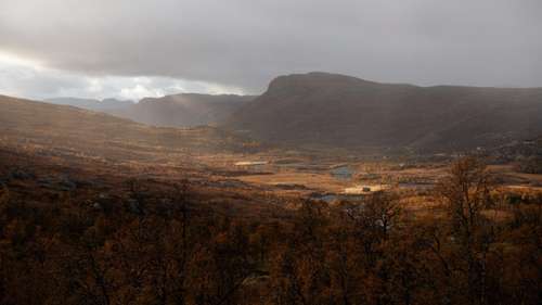 Landskapsbilde: Fjell. Høst.