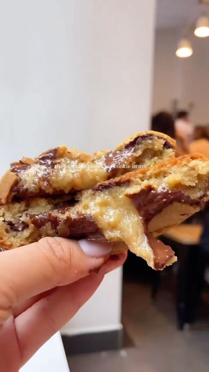 Seven Grams Caffe: The Best Chocolate Chip Cookie in NYC