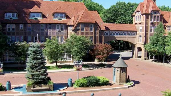13 Best Happy Hours in Forest Hills, Queens