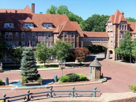 13 Best Happy Hours in Forest Hills, Queens