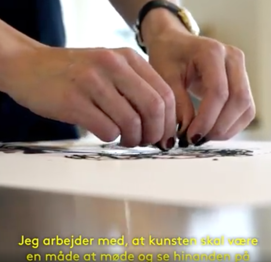 drawing with two hands