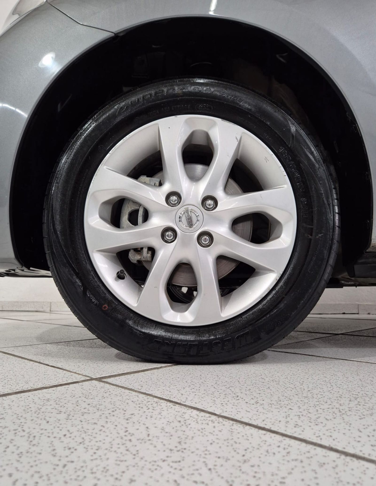 NISSAN MARCH 1.6 SV — foto 6 de 21