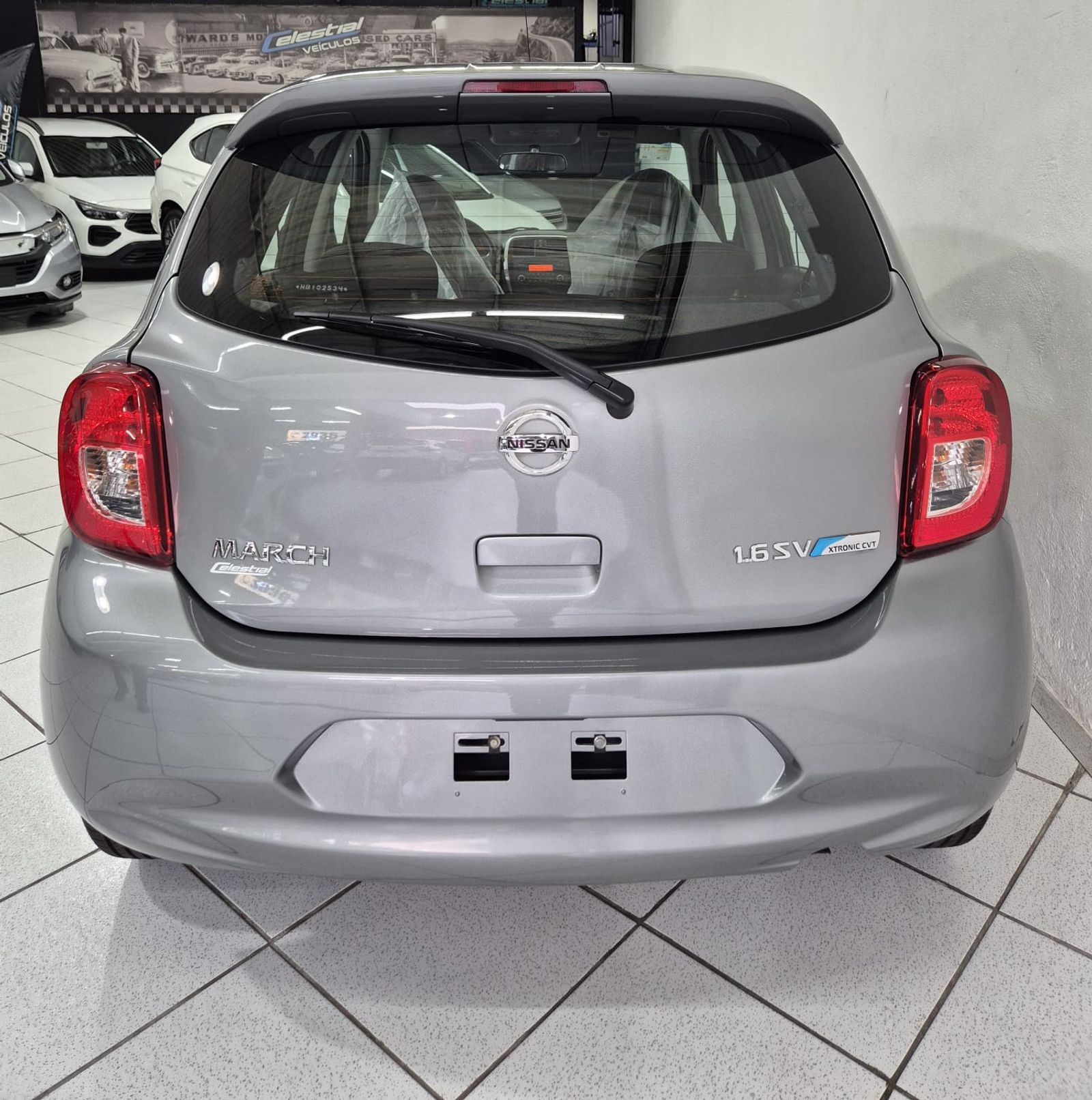 NISSAN MARCH 1.6 SV — foto 4 de 21